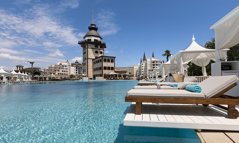 Бассейны в Mardan Palace