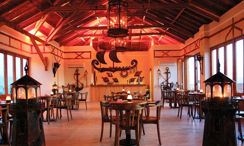 Ресторан в SEALIGHT RESORT HOTEL