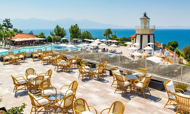 Терраса SEALIGHT RESORT HOTEL