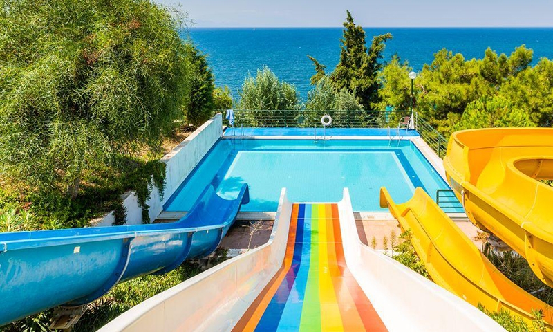 Водные горки в SEALIGHT RESORT HOTEL