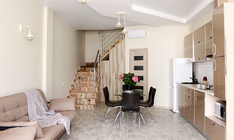 Номер в VIP townhouse near the sea