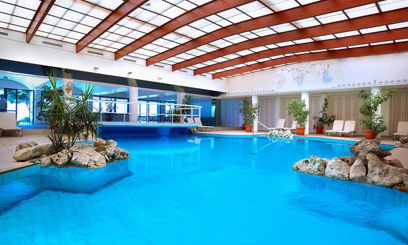 Крытый бассейн в Aquila Rithymna Beach