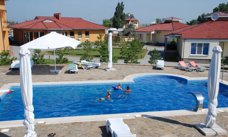 Бассейн в Виолис