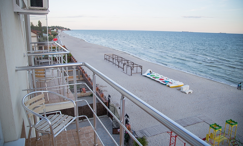 Пляж отеля Дельфин