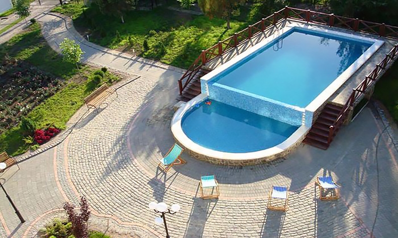 бассейн в отеле дюна в бердянске