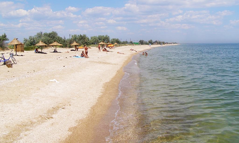 пляж у отеля краб-хауз