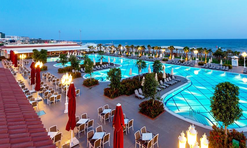 Бассейн Güral Premier Belek