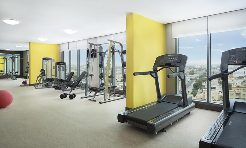 Тренажерный зал в Hilton Hampton Dubai