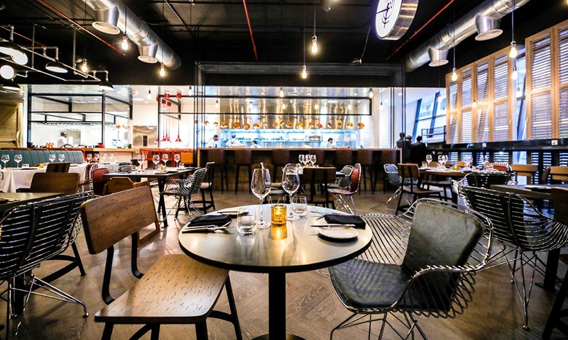 Ресторан в Millenium Place Marina