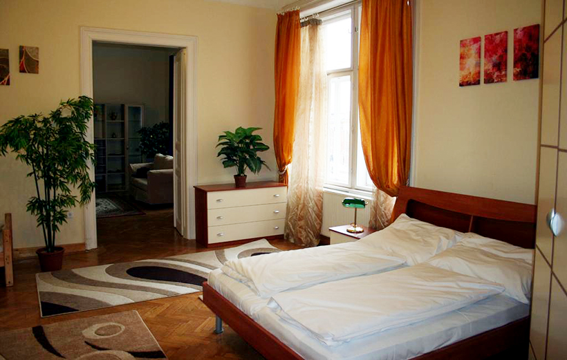 Walking Bed Budapest Market Hall