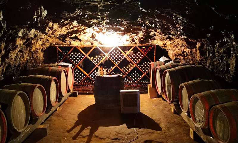 Винный погреб семьи Параски