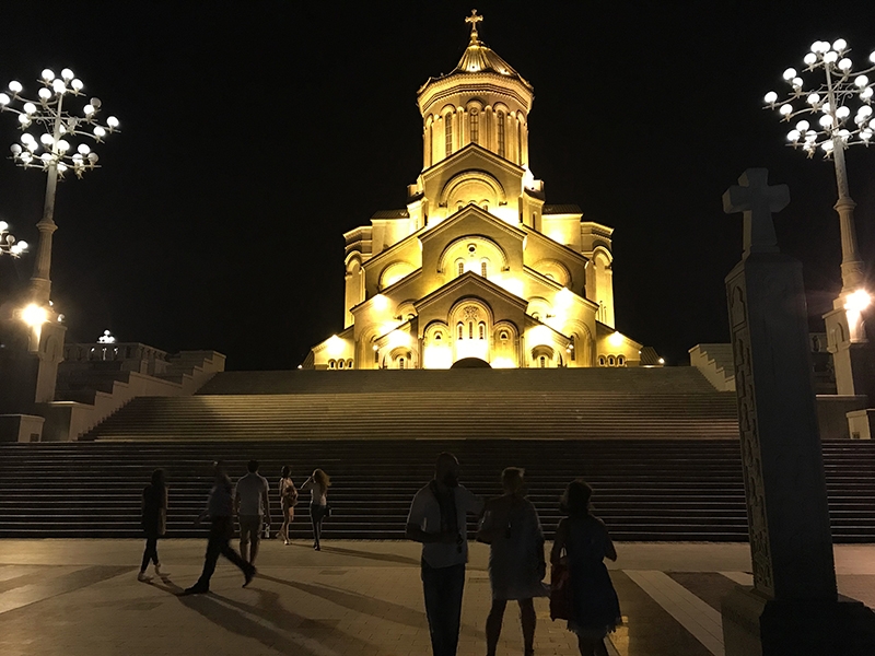 Кафедральный  Собор Святой Троицы в Тбилиси