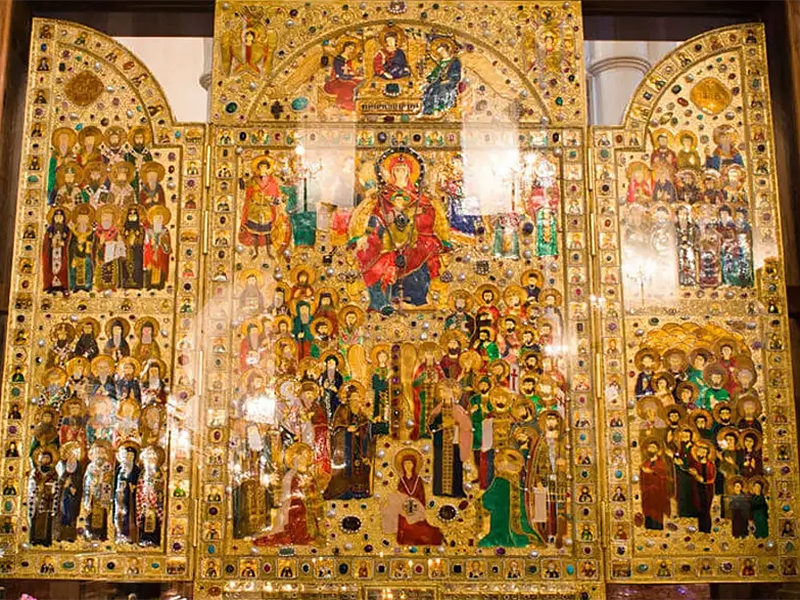 Иконы в Кафедральном  Соборе Святой Троицы в Тбилиси