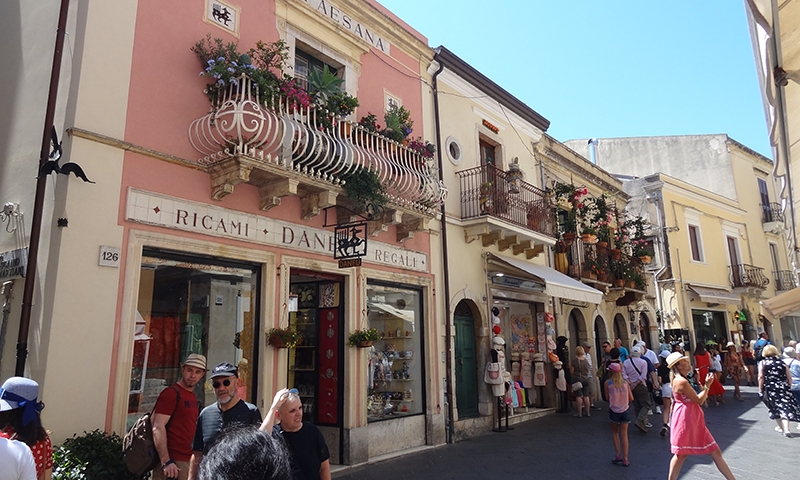 Улица Корсо Умберто Таормина