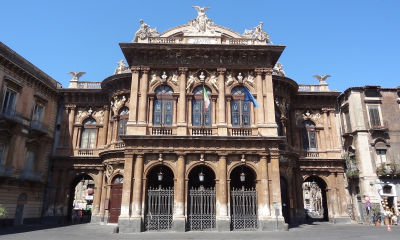 Театр Массимо Беллини