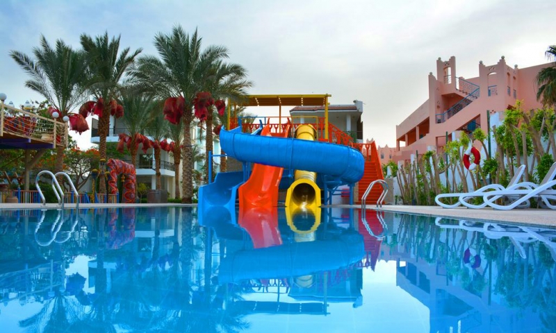Водные горки в MinaMark Beach Resort