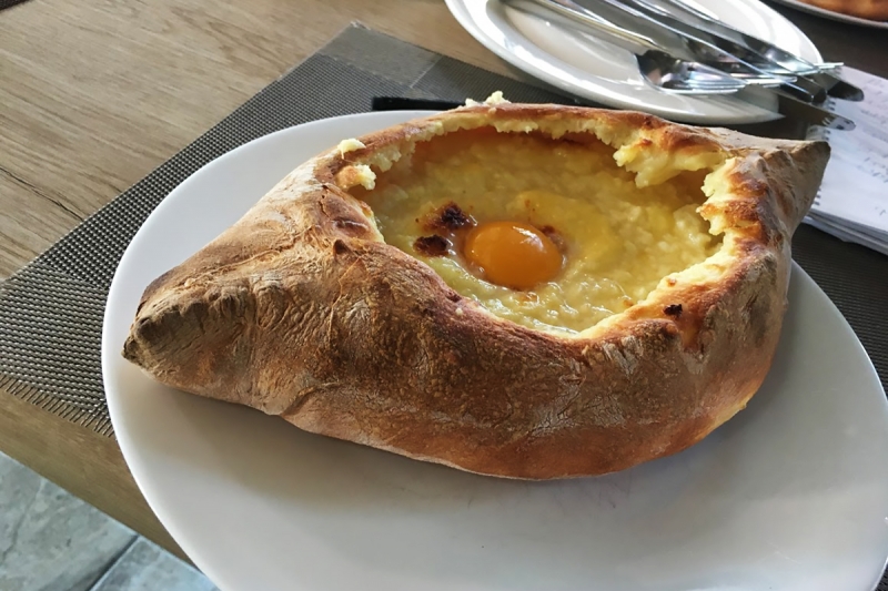 Хачапури по-аджарски