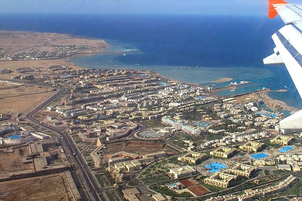 Самолет шарм шейх. Офира шарм-эль-шейх. Самолет шарм шейх. Аеропорт шарм-ель-шейх. Шарм эль шейх с самолета.